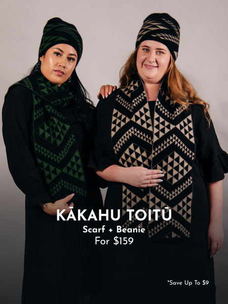 Waharua Kōpito Kākāriki/Pango Kāmeta & Pōtae Set (Emerald/Black Scarf)