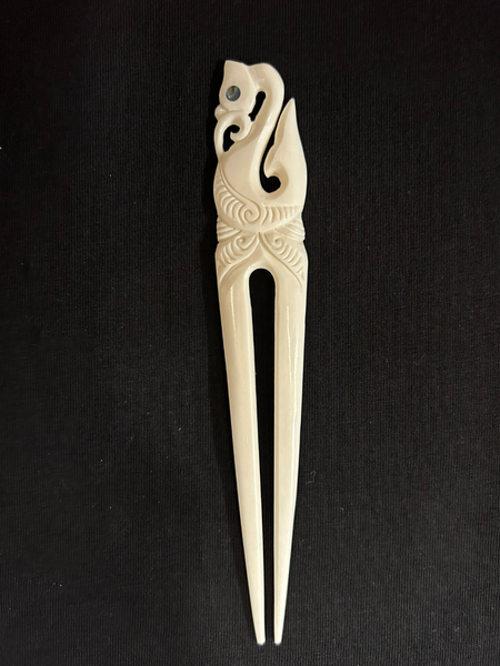 Maori Inspired Bone Heru at Maori Pakihi Ahu boutique
