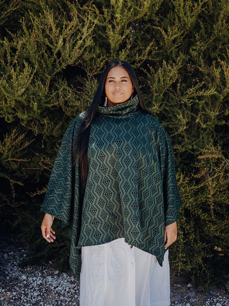 Waharua Kōpito Poncho - Dark Green