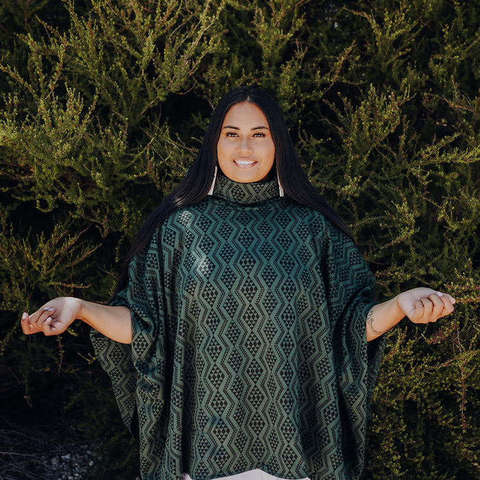 Waharua Kōpito Poncho - Dark Green