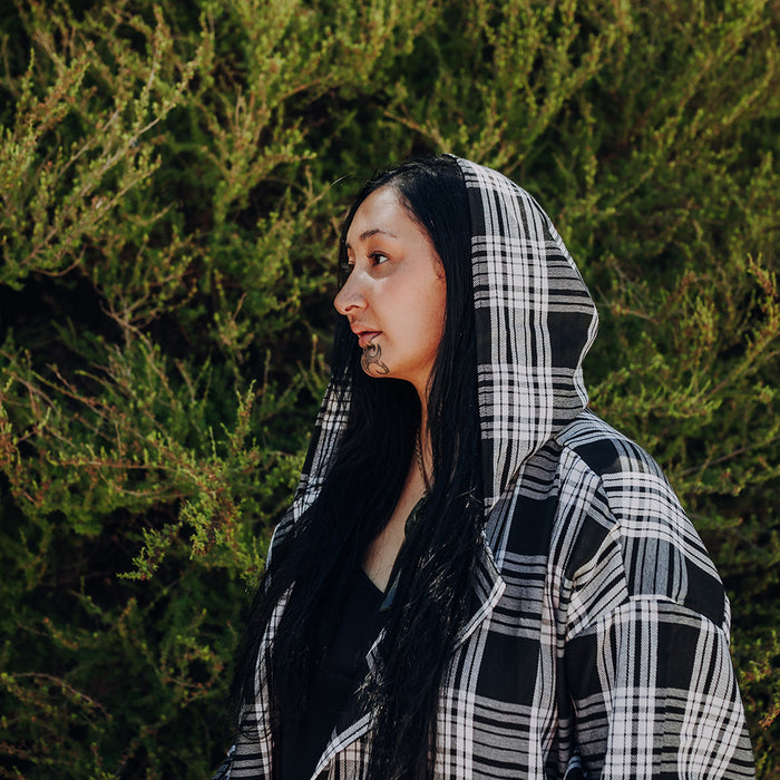 Rangitāmiro Tartan Hoodie Koti - Black, White & Red