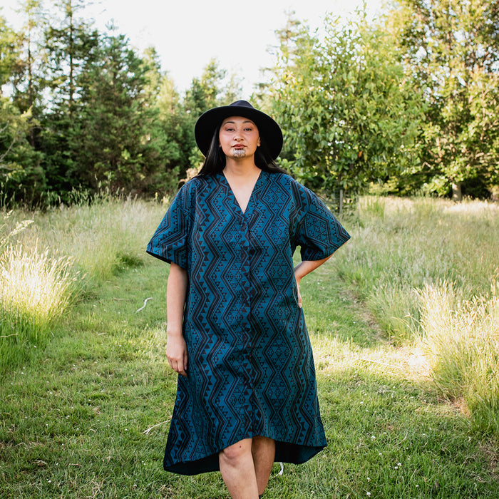 Waharua Kōpito Parted Button Dress - Blue