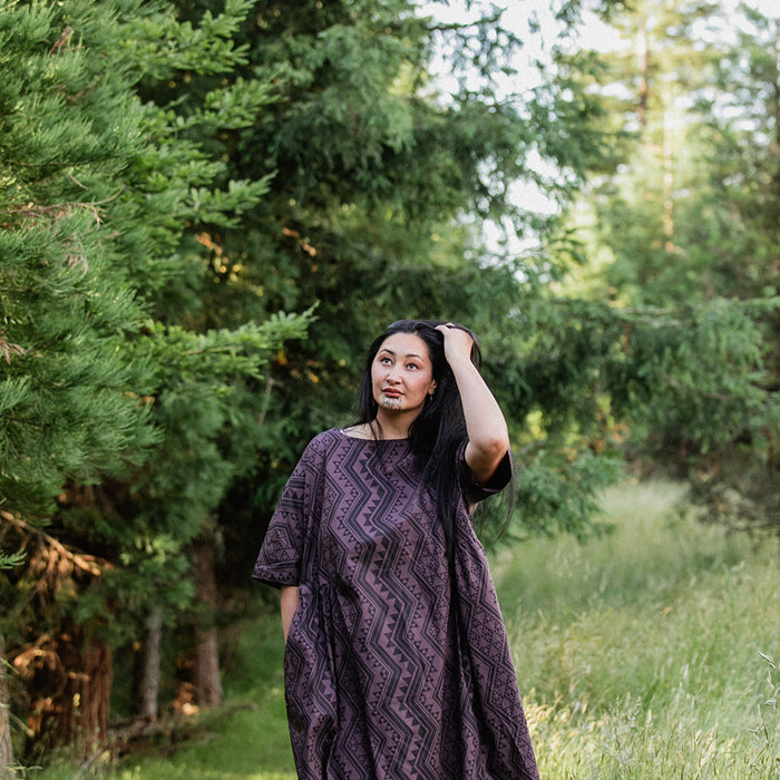 Waharua Kōpito Short Sleeve Dress - Purple Mauve