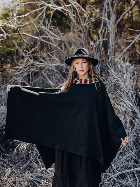 Waharua Kōpito with Taimana Embroidery Poncho - Black