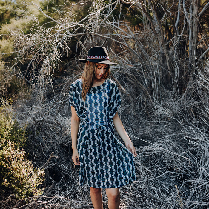 Waharua Kōpito Tie Dress - Blue & White