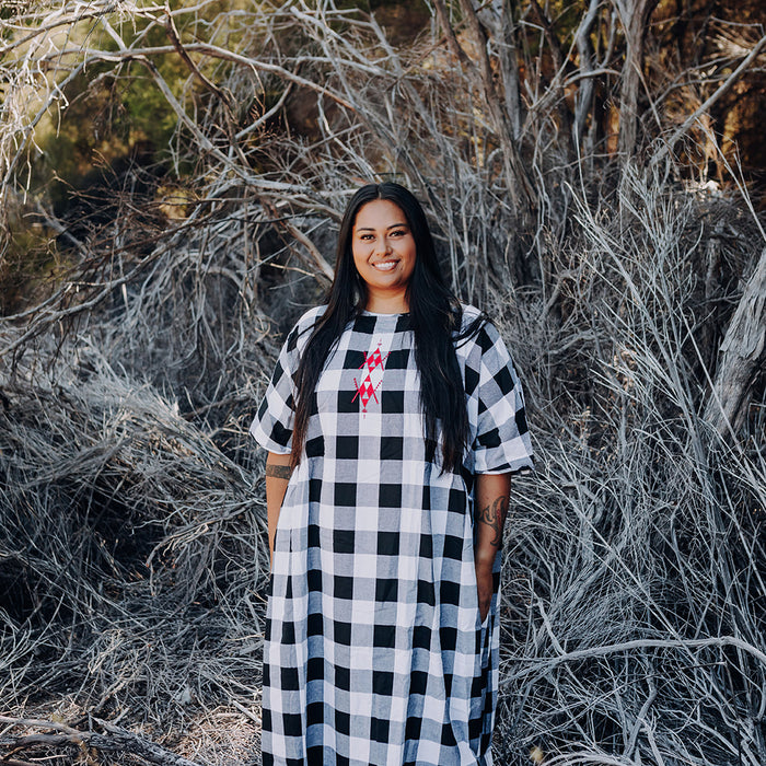 Rangitāmiro Tartan Short Sleeve Dress - White & Black