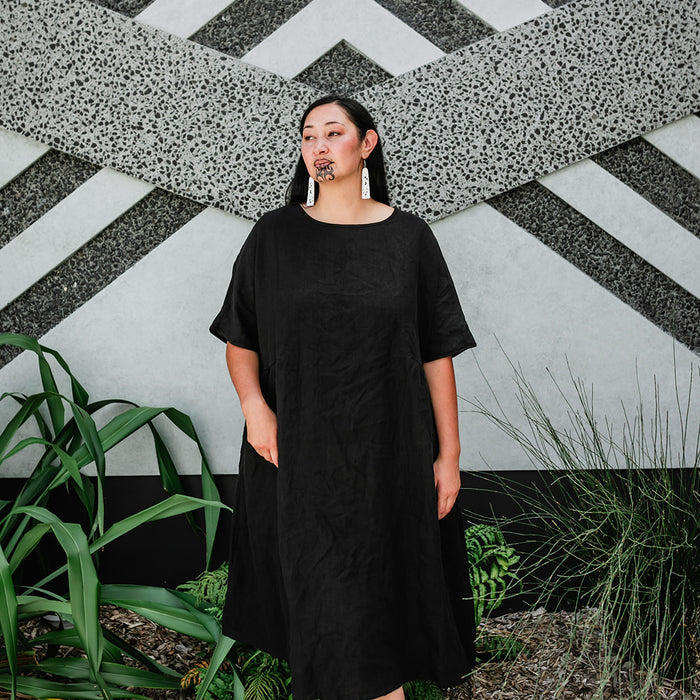 Taimana Toru Short Sleeve Linen Dress - Black