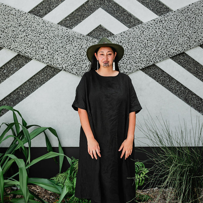 Taimana Toru Short Sleeve Linen Dress - Black