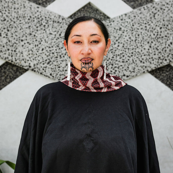 Waharua Kōpito with Taimana Embroidery Poncho - Black