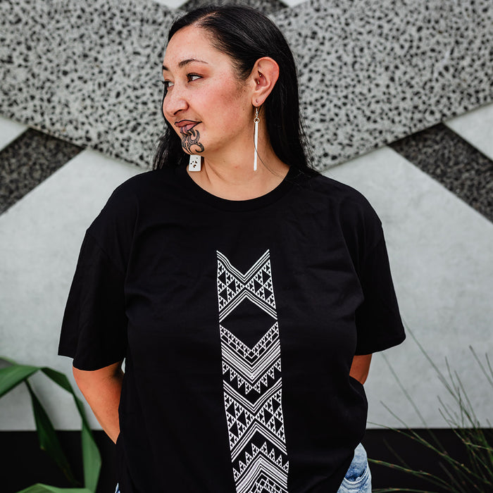 Taniko Hou Print Tee - Black