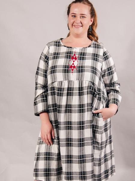 Rangitāmiro Tartan Dress - Black & White