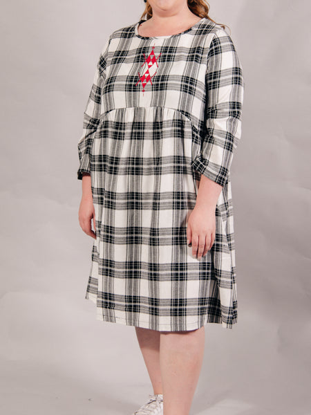 Rangitāmiro Tartan Dress - Black & White