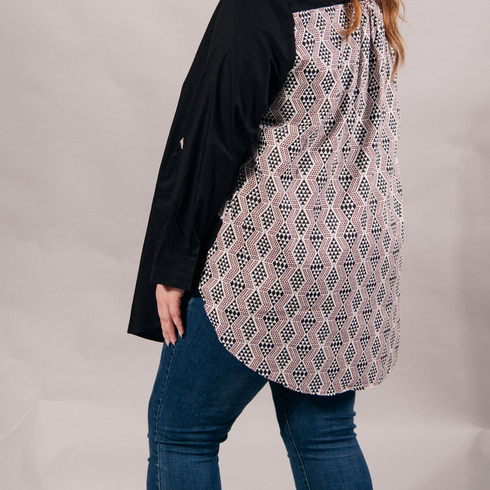 Waharua Kōpito Cotton Button Shirt - Black