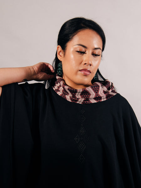 Waharua Kōpito with Taniko Waru Embroidery Poncho - Black