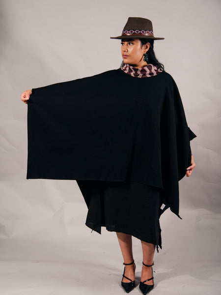 Waharua Kōpito with Taniko Waru Embroidery Poncho - Black