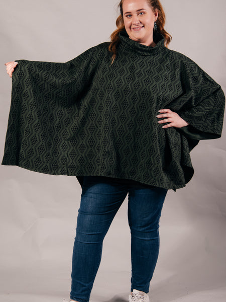 Waharua Kōpito Poncho - Dark Green