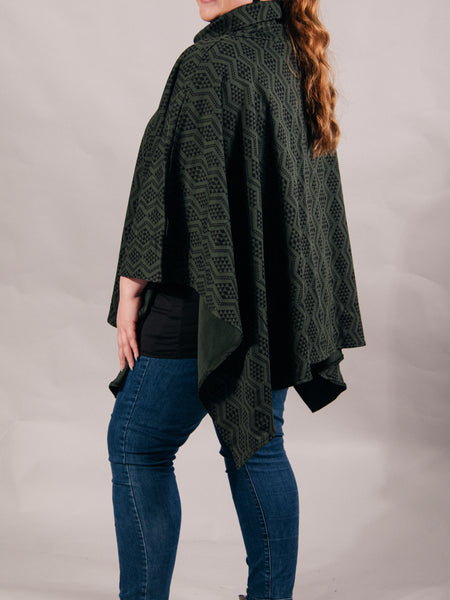 Waharua Kōpito Poncho - Dark Green