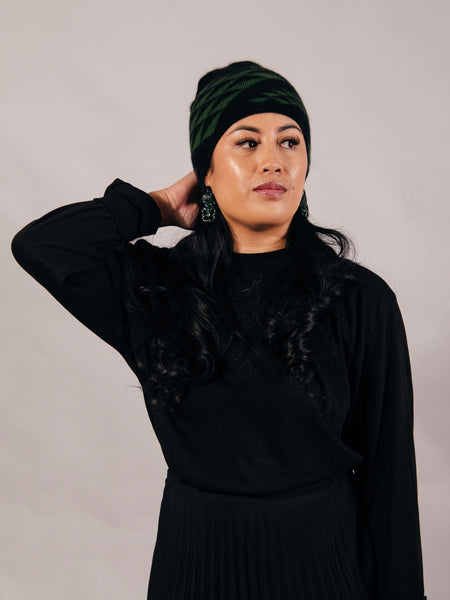 Waharua Kōpito Kākāriki/Pango Pōtae (Emerald/Black Beanie)
