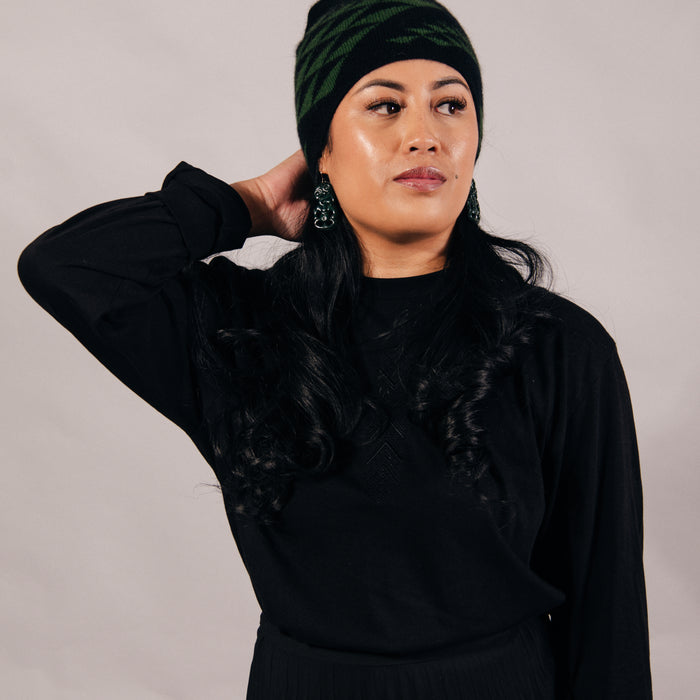 Waharua Kōpito Kākāriki/Pango Pōtae (Emerald/Black Beanie)