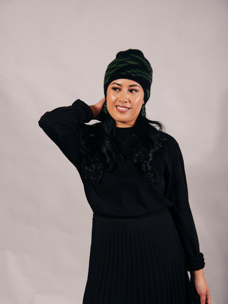 Waharua Kōpito Kākāriki/Pango Pōtae (Emerald/Black Beanie)